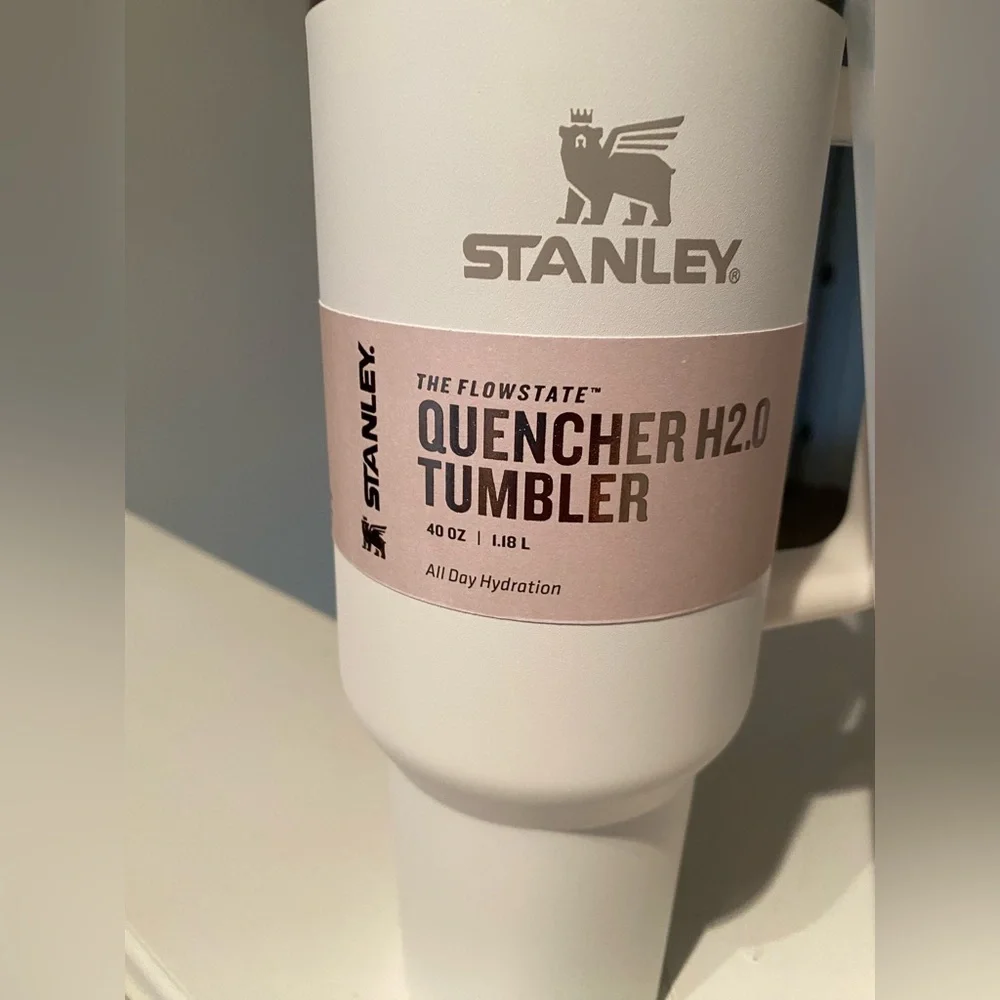 Stanley Quencher H2.0 Tumbler with Straw New in Box - Picture 5 of 7